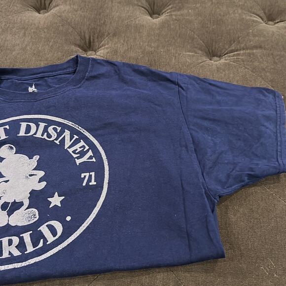Disney world Hanes tshirt size XL - Picture 2 of 3
